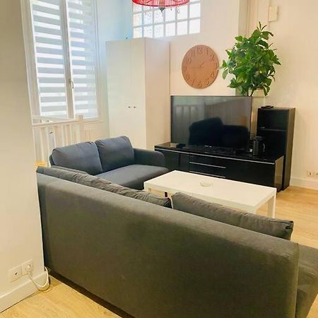 Maisonnette Au Calme Proche T2 拉加雷讷科隆布 外观 照片