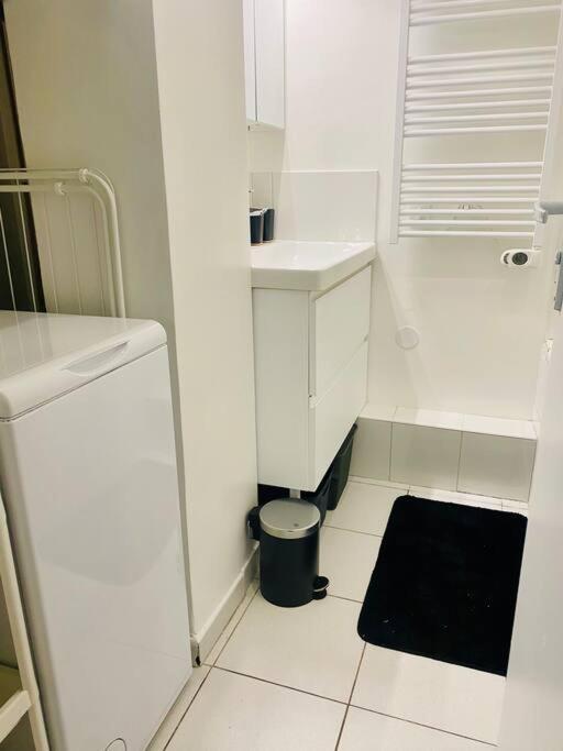 Maisonnette Au Calme Proche T2 拉加雷讷科隆布 外观 照片